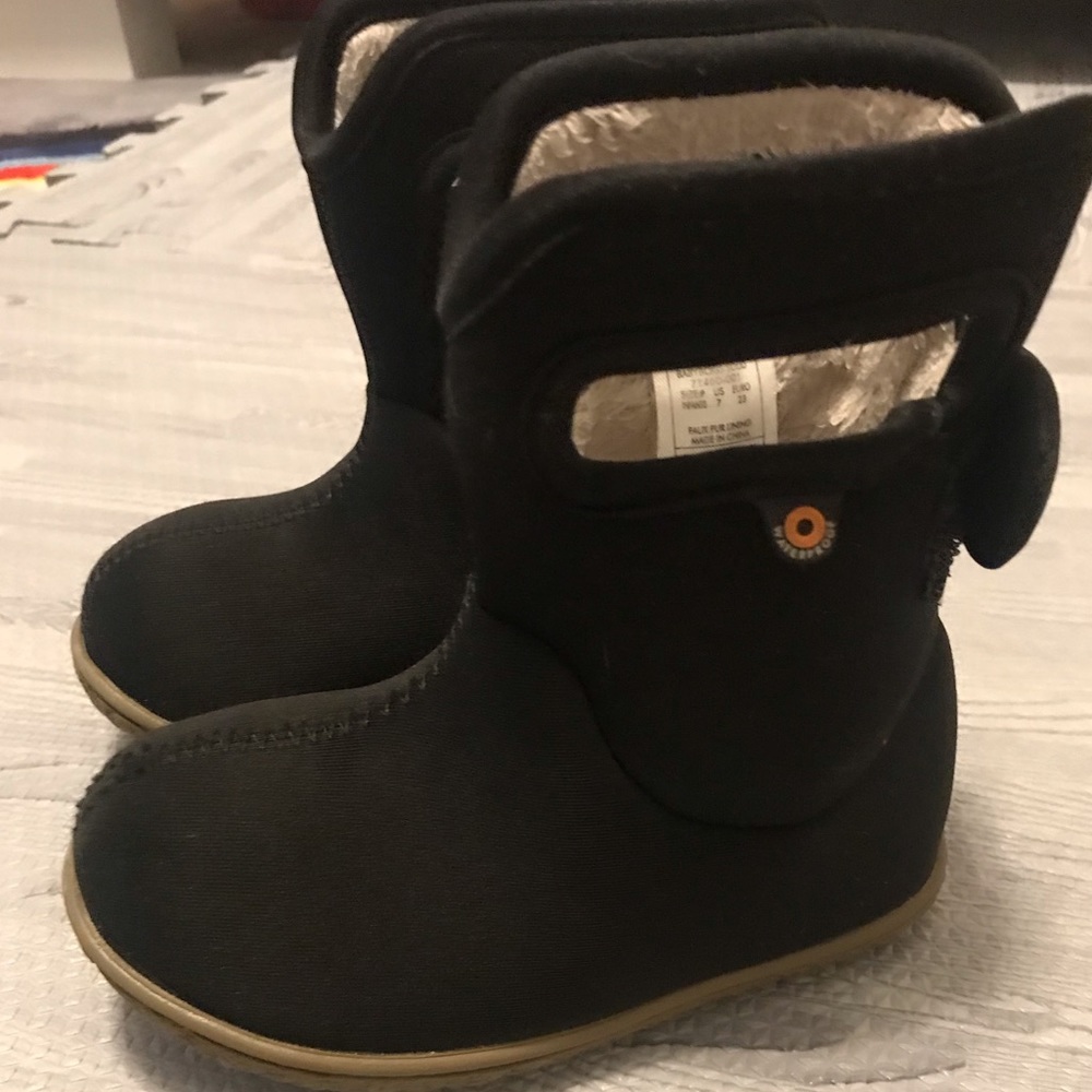 Gently worn Toddler Baby Bogs, Black, size 7
